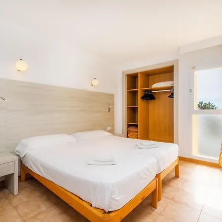Holiday home Apto Con Terraza 104